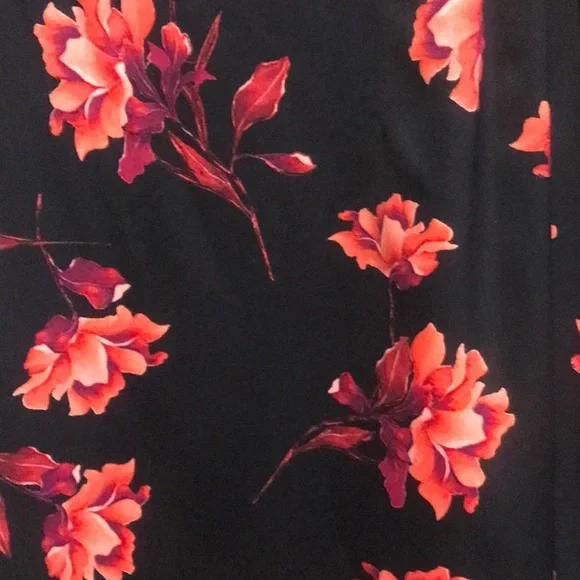 New Ava & Viv Floral Tunic Blouse - Picture 2 of 8